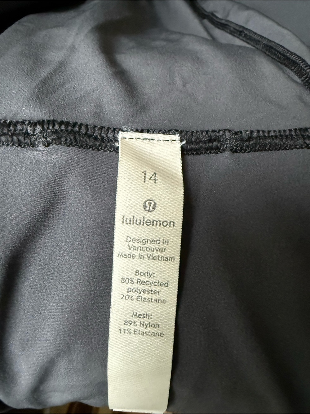 Lululemon Black Camo Hooded Zip Shell Jacket - Ladies 14 - Picture 4 of 4